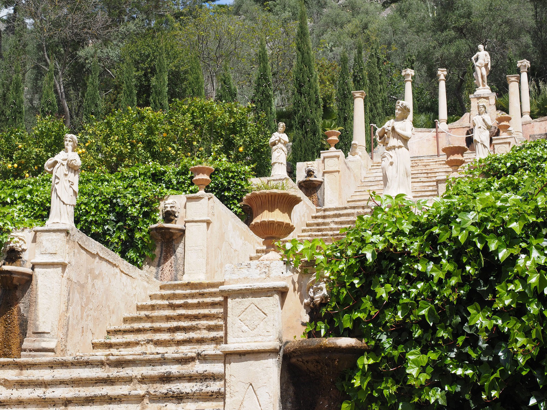 spain garden tours